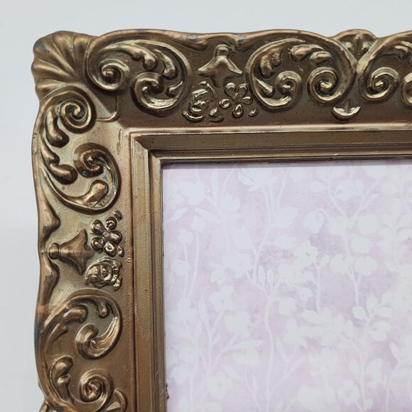 Vintage Ornate Gold Tone Plastic Picture Frame Made In Hong Kong 4x5 - Picture 1 of 11